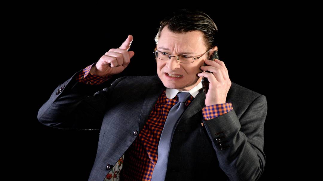 Man angry that phone isn’t working